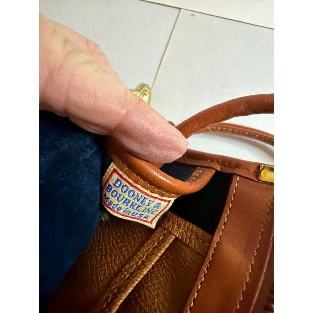 Dooney & Bourke Vintage All Weather Leather Crossbody Bag Navy Blue Tan USA - Picture 8 of 10